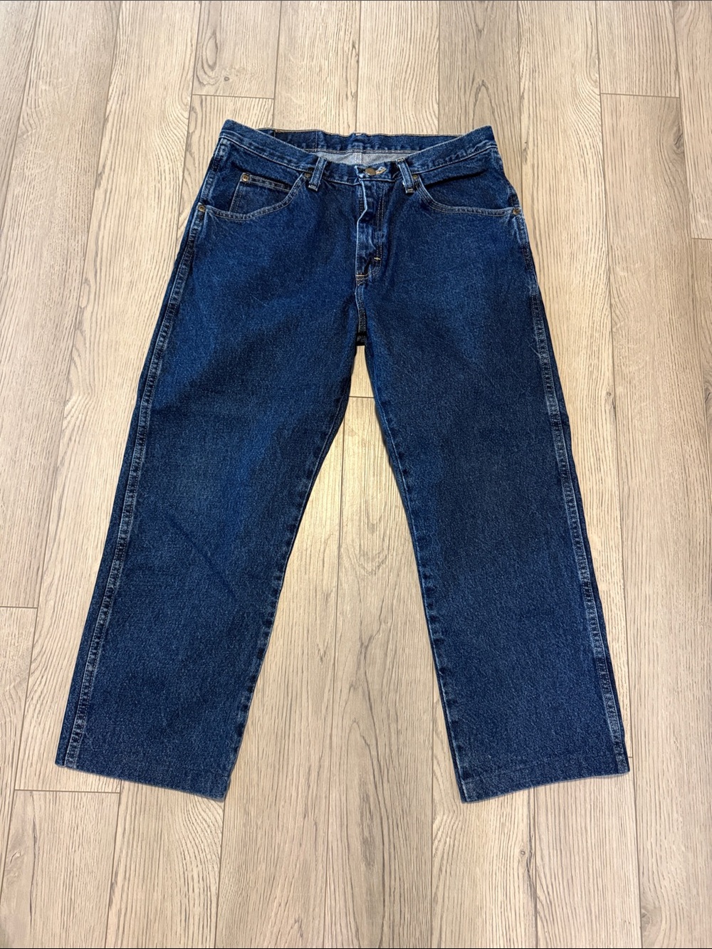 Men's size 33 x 30 Denim Jeans in excellent used condition